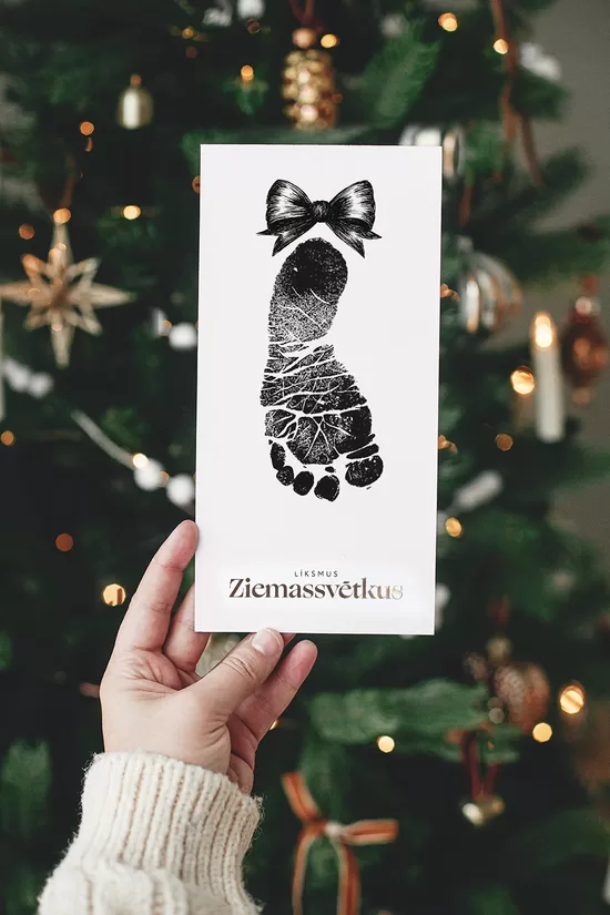 Svētku kartīte ar bantīti (9-14 cm pēdiņām un rociņām)
